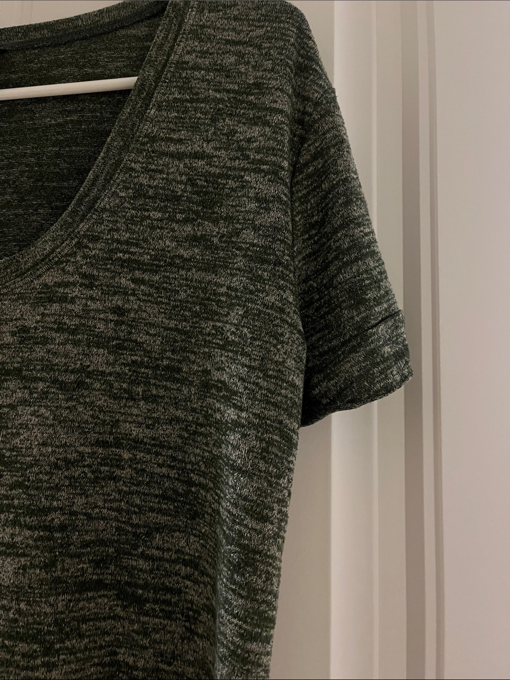 a.n.a Heathered Dark Green Scoop Neck Short Sleeve Tee - Picture 5 of 6